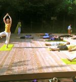 Neuer Outdoor Yoga Raum in Bad Meinberg - Yoga Plattform