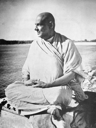 Swami Sivananda am Ganges