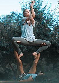 Acro Yoga