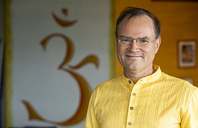 Portrait Sukadev Bretz, Gründer von Yoga Vidya