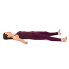 Frau entspannt in Yoga Rückenentspannungslage