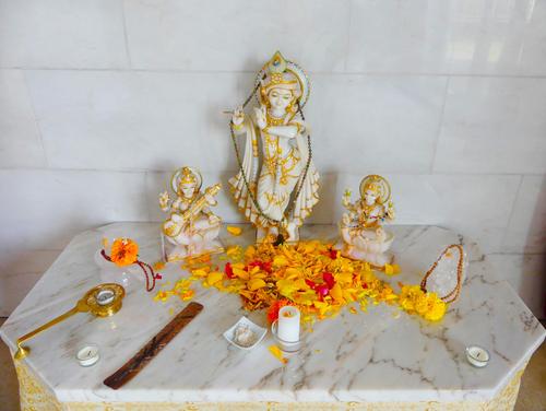 Altar im Shivalaya bei Yoga Vidya Bad Meinberg Shivalaya Kloster Retreatzentrum Bad Meinberg
