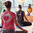 Sevaka bei Yoga Vidya