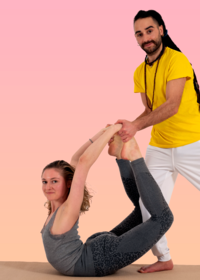 Korrekturen und Hilfestellungen - Yogalehrer Weiterbildung