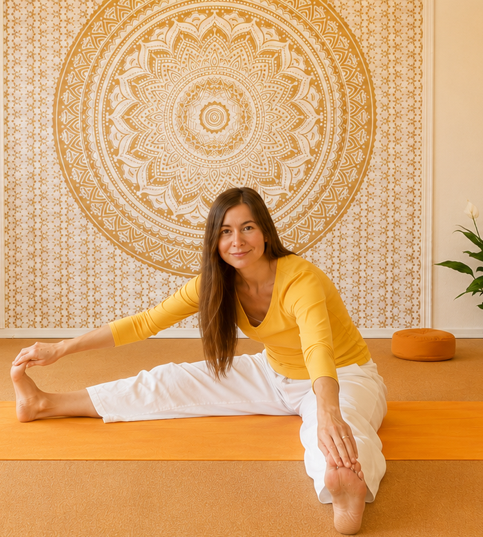 Heller Yogaraum im Yoga Vidya Stadtcenter Neustadt für Hatha Yoga Kurse