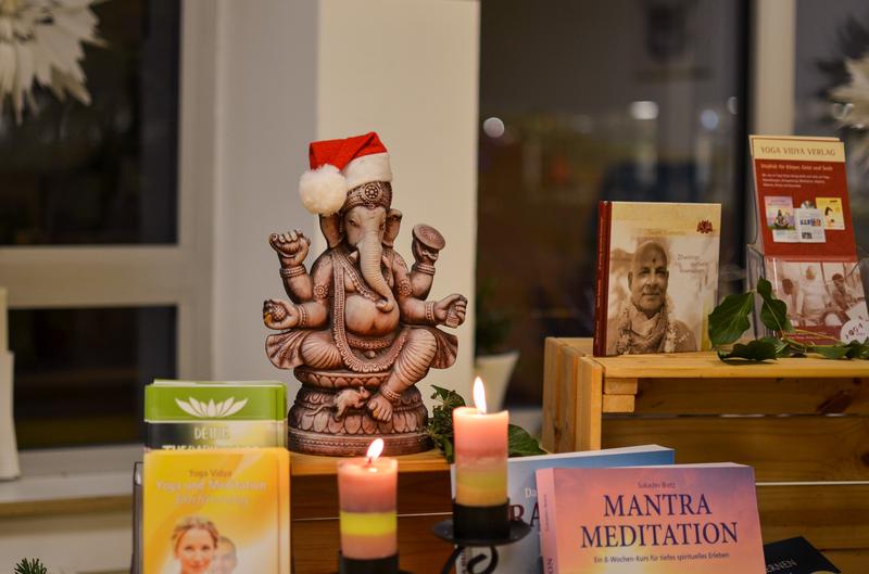 Weihnachten, Silvester und Jahreswechsel in den Yoga Vidya Ashrams