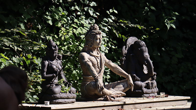 Shiva Statur auf der Surya Plattform