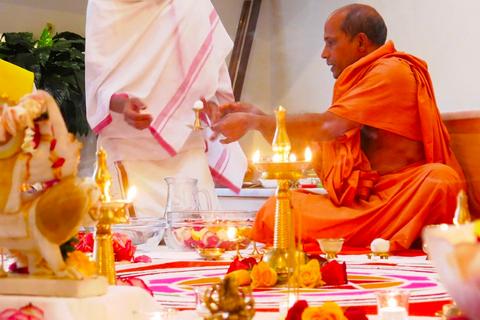 Themenwoche: Indische Rituale und Rezitationen mit Swami Nivedanananda