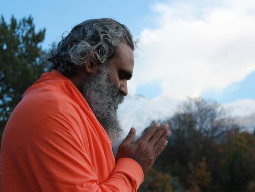 Swami mit Hand Mudra Namaste Swami mit Hand Mudra Namaste