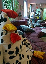 Sofa mit Huhn