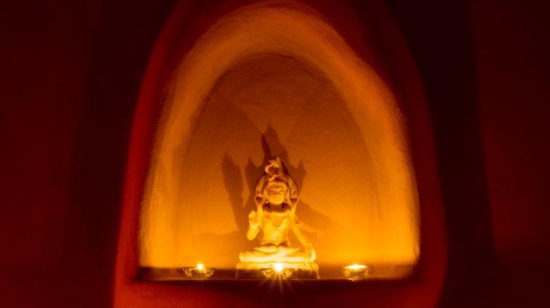 Die Meditationshöhle Die Meditationshöhle