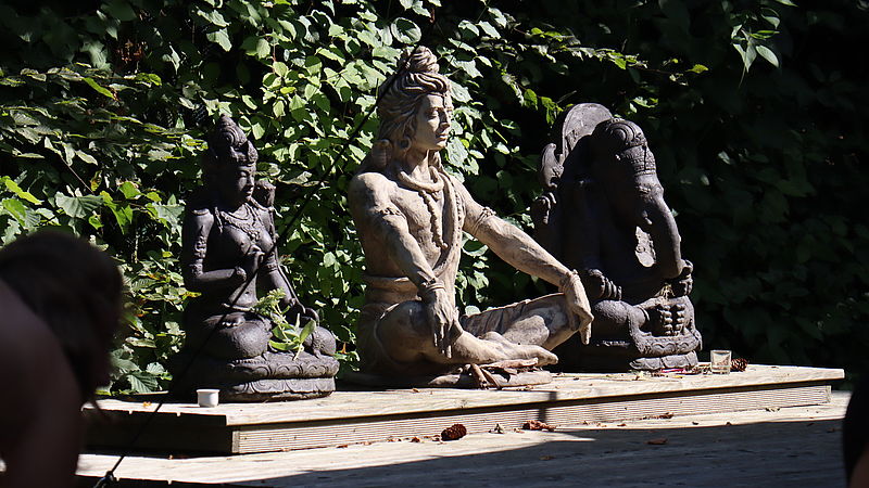 Shiva Statur auf der Surya Plattform in Bad Meinberg