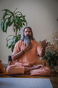 Bhakti Yoga mit Swami Gurusharanananda