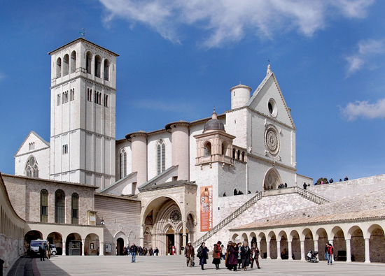 Italien Assisi Yogareise Kathedrale